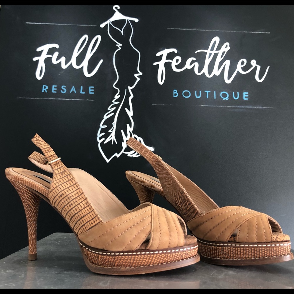 Gorgeous Uterque leather heels. Sz 39